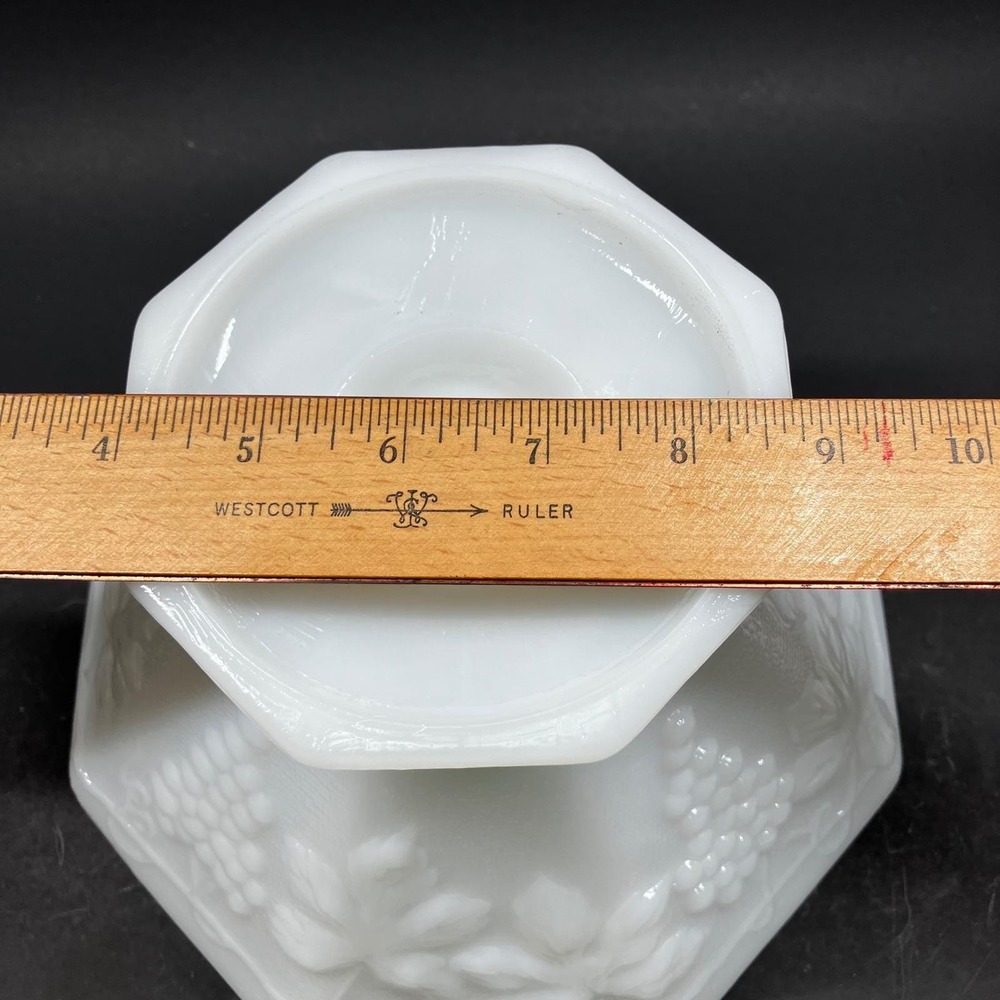 Pair Vtg Anchor Hocking Grape Milk Glass Bowls Christmas Amaryllis Centerpiece - Picture 4 of 14